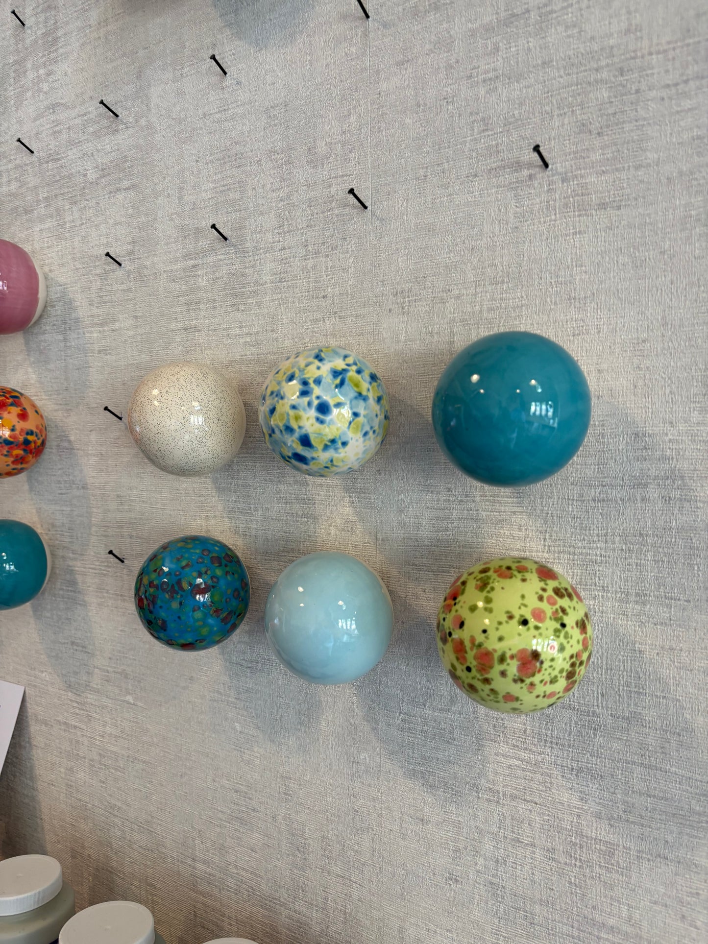 Wandparel van Keramiek Groen/Geel/Blauw Spikkels | Het Maakhuys