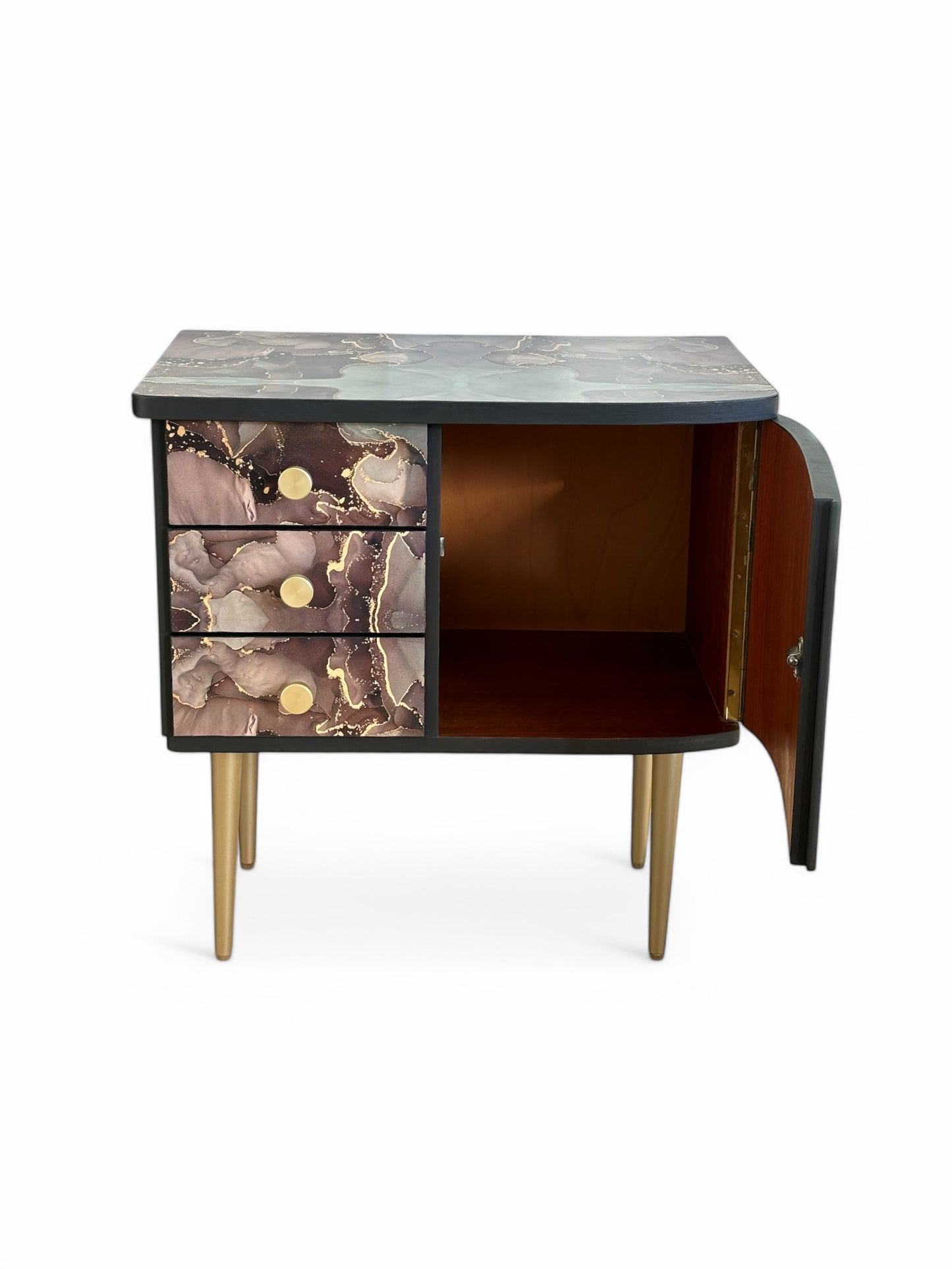Vintage bedside tables covered with beautiful print | The Vintage Vibe