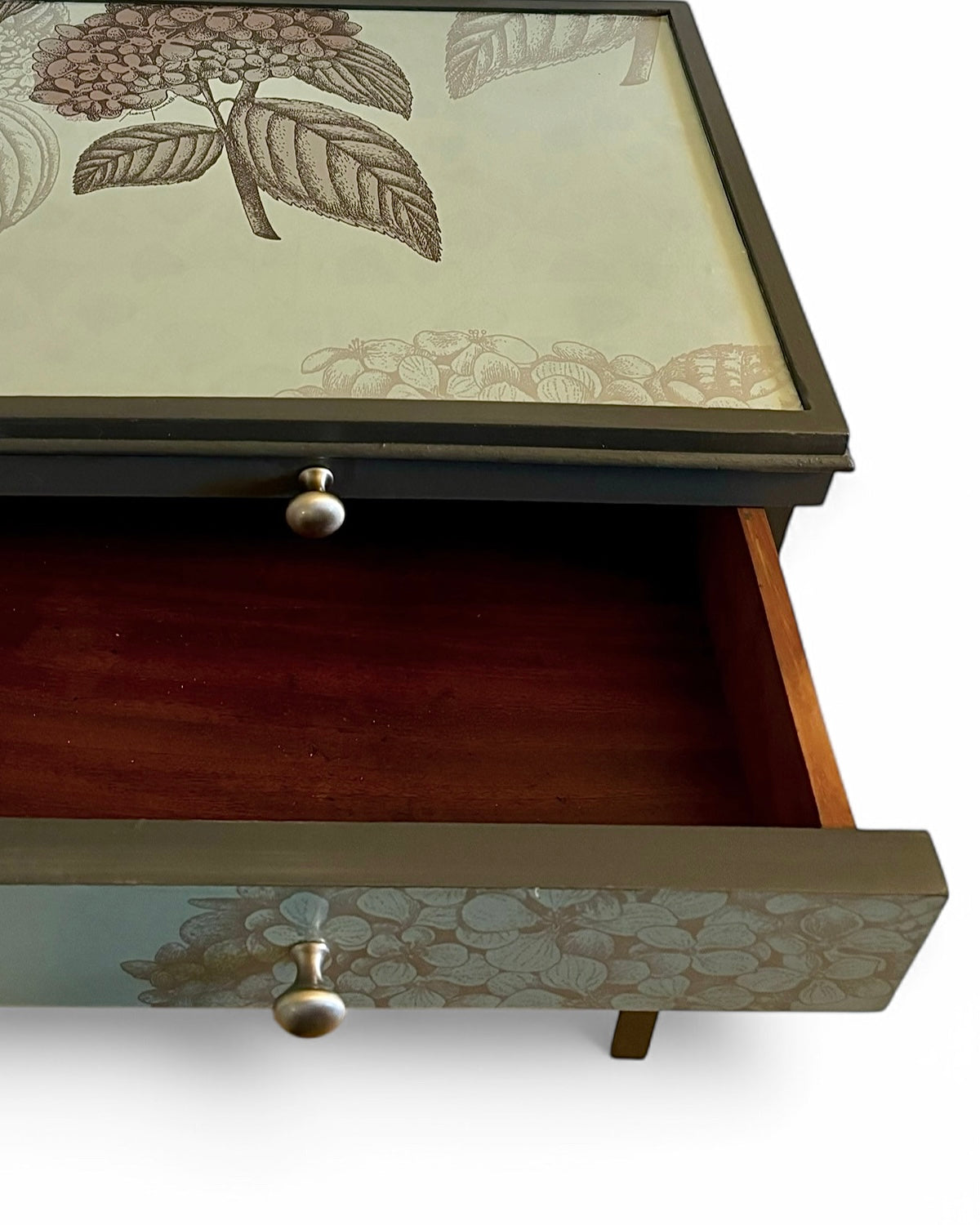 Vintage bedside tables with Fornasetti Ortensia | The Vintage Vibe