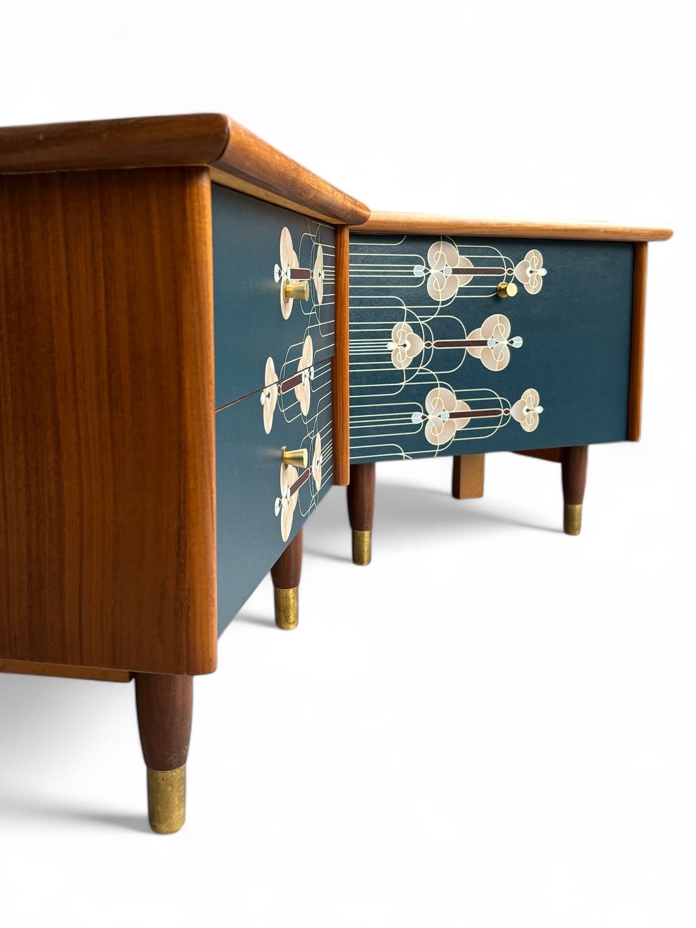 Vintage bedside tables covered with Art Deco print in gold with blue | The Vintage Vibe
