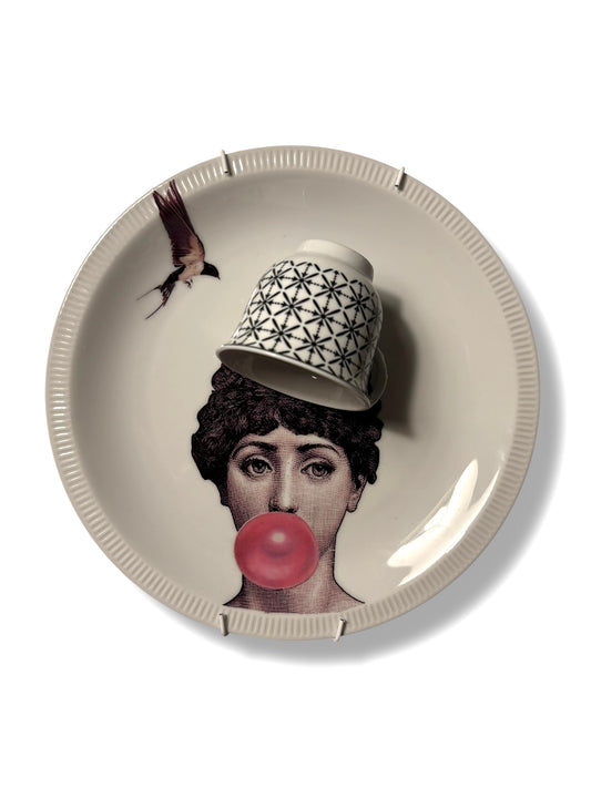 Vintage Wandbord Lina Fornasetti met Kopje | The Vintage Vibe