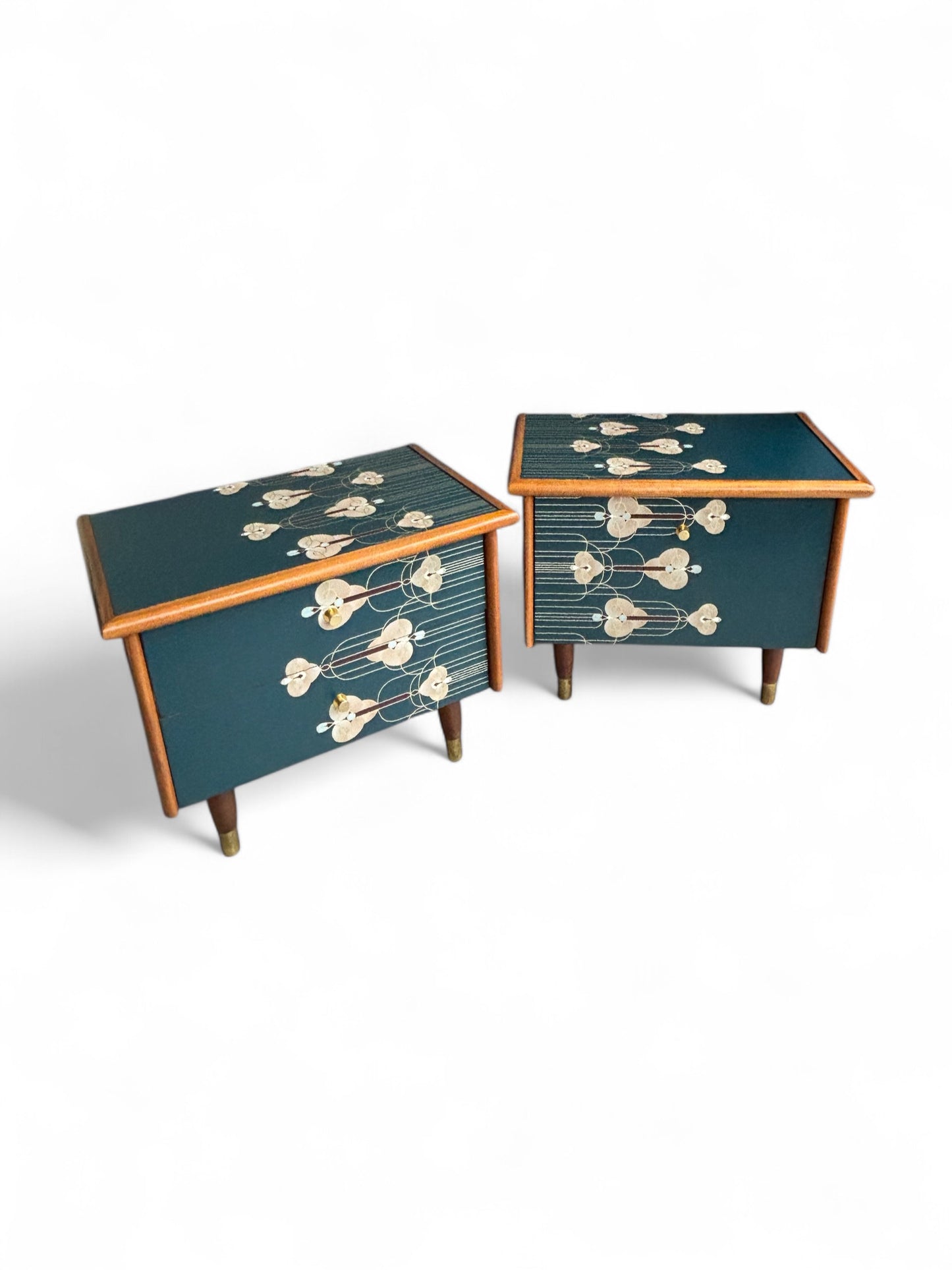 Vintage bedside tables covered with Art Deco print in gold with blue | The Vintage Vibe