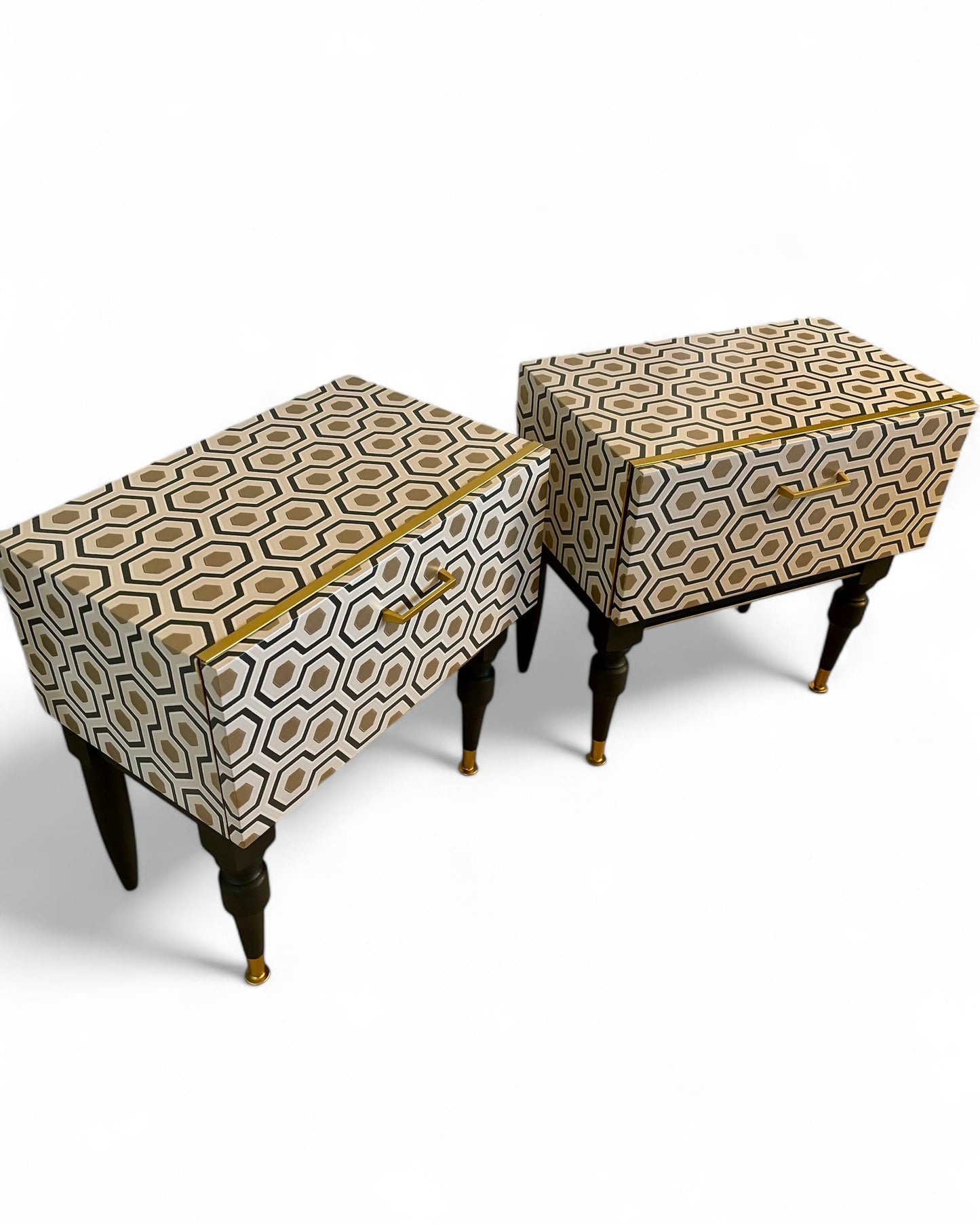 Mid Century kastjes met Hicks’ Hexagon van Cole & Son | The Vintage Vibe