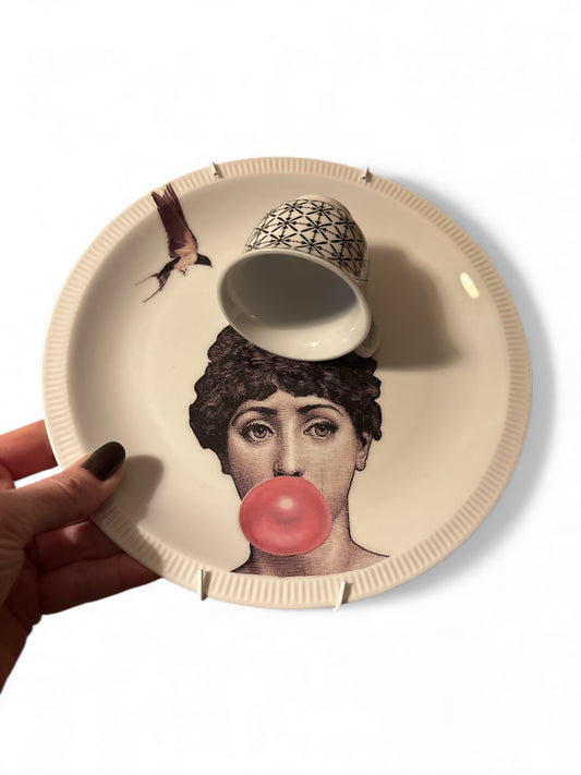 Vintage Wandbord Lina Fornasetti met Kopje | The Vintage Vibe