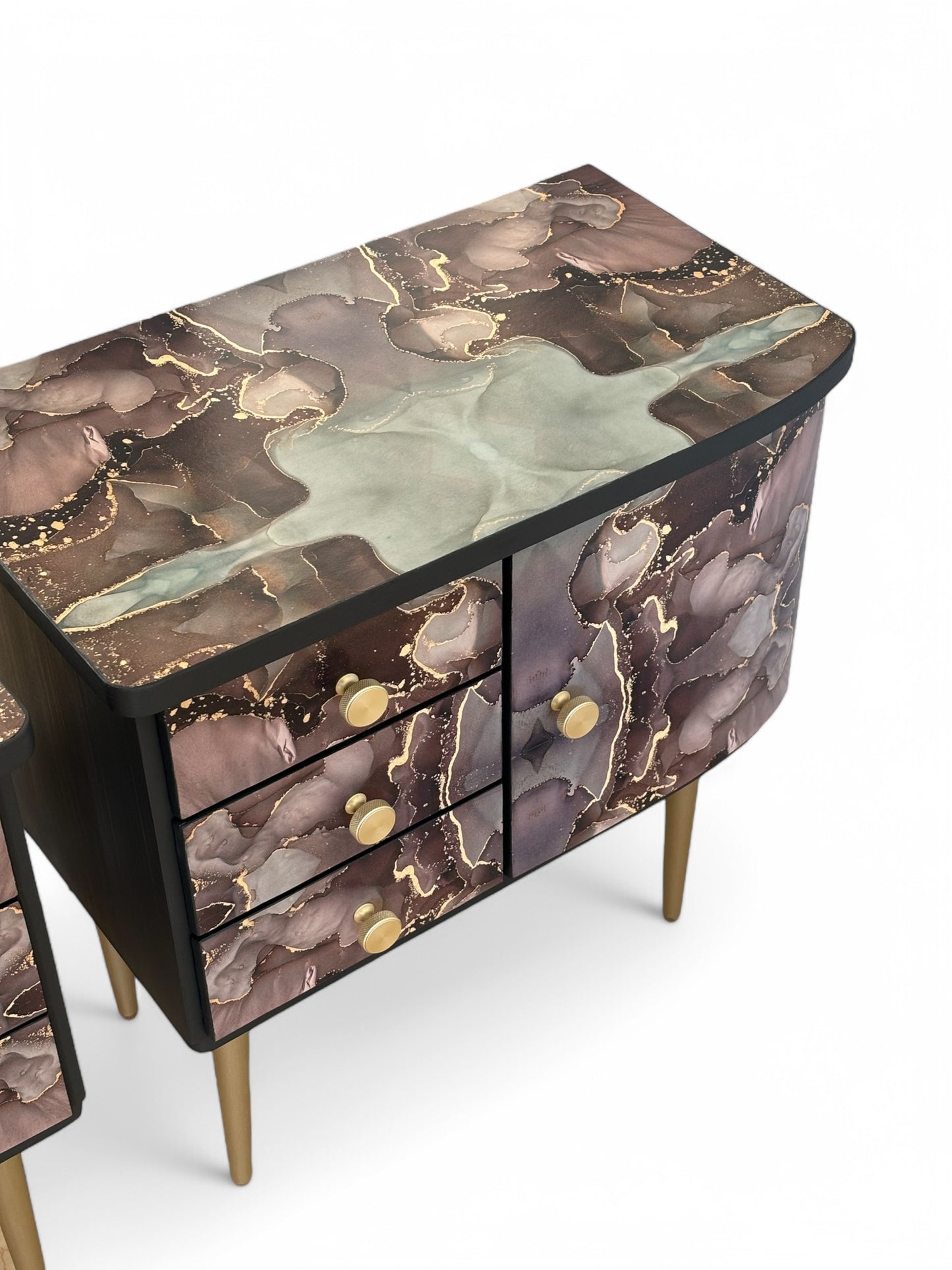 Vintage bedside tables covered with beautiful print | The Vintage Vibe