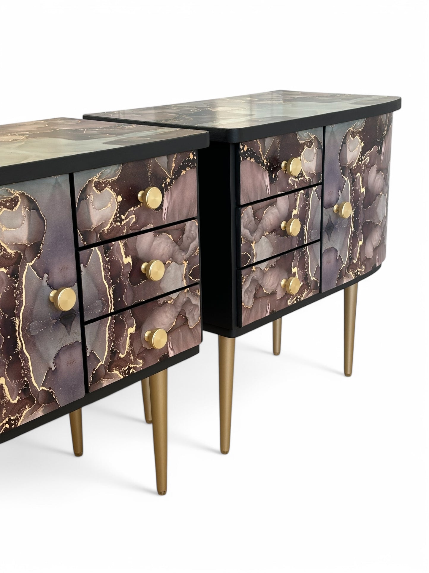 Vintage bedside tables covered with beautiful print | The Vintage Vibe